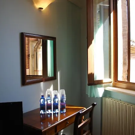 I Piceni فندق مبيت وإفطار 3*